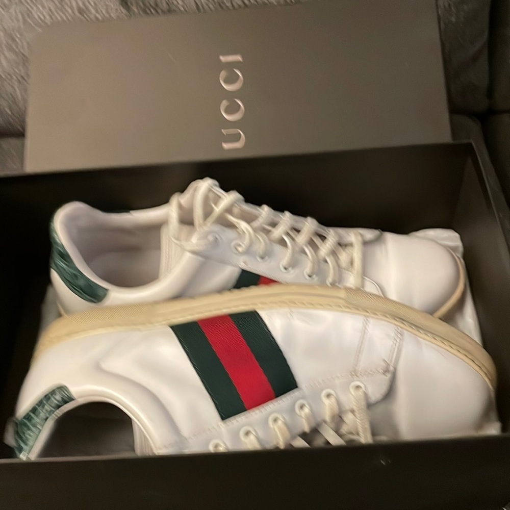 Gucci leather white sneakers 44 size Italy 10,5 good condition with box